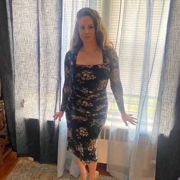 Tommy Hilfiger floral ruched dress 😍😍😍 - Picture 4 of 13